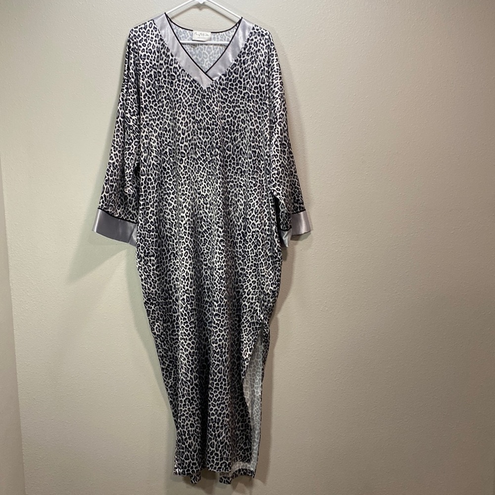 Mary McFadden kaftan snow leopard print long satin